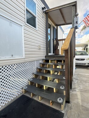 Exterior detail - Waterfront 2 bedroom 1 bath with boat slip (Chokoloskee)