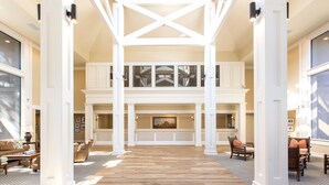 Lobby - 1266 Harbour Town Club at The Sea Pines Resort (Hilton Head Island)