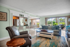 Villa, Multiple Beds, Kitchen (1722 Bluff Villas) | Living area | 40-inch TV with cable channels