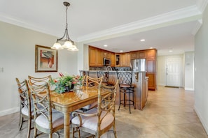 Villa, Multiple Beds, Kitchen (1885 Beachside Tennis) | Dining