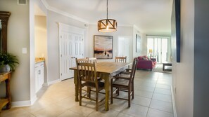 Villa, Multiple Beds, Kitchen, Garden View (1914 South Beach Club) | Dining - 1914 South Beach Club at The Sea Pines Resort (Hilton Head Island)