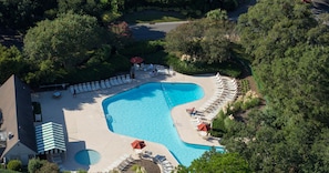 Outdoor pool - 2213 Heritage at The Sea Pines Resort (Hilton Head Island)