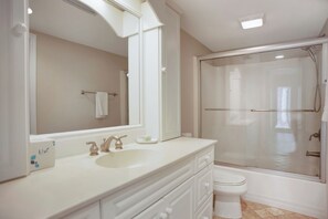 Villa, Multiple Beds, Kitchen, Garden View (2240 Heritage Villas) | Bathroom | Towels - 2240 Heritage Villas at The Sea Pines Resort (Hilton Head Island)