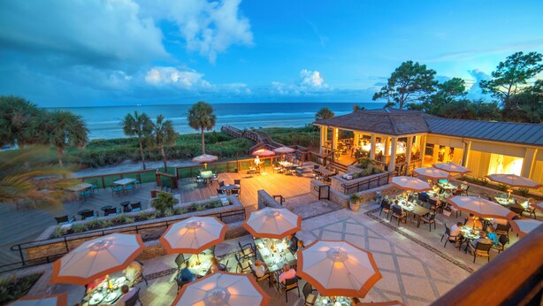 Outdoor dining - 2245 Heritage Villas at The Sea Pines Resort (Hilton Head Island)