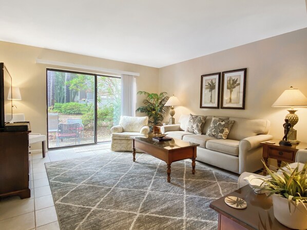 40-inch TV with cable channels - 2252 Heritage at The Sea Pines Resort (Hilton Head Island)