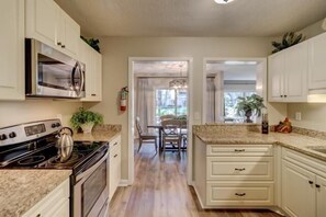Villa, Multiple Beds, Kitchen, Garden View | Private kitchen | Fridge, microwave, oven, stovetop - 2262 Heritage at The Sea Pines Resort (Hilton Head Island)