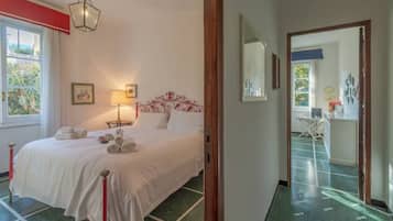 2 habitaciones, tabla de planchar con plancha, wifi y ropa de cama