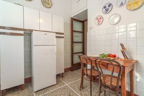 Dining - Sara House- Apartment a stone's throw from the Center (Santa Margherita Ligure)
