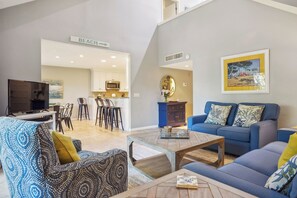 Villa, letti multipli, cucina, vista giardino (2302 Heritage Villas) | Area soggiorno | TV 40 pollici con canali digitali