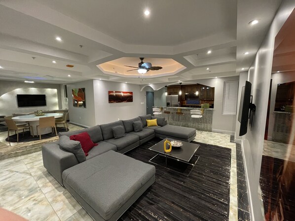 Televisión de pantalla plana