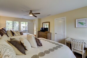 Villa, Multiple Beds, Kitchen (2447 Inland Harbour) - 2447 Inland Harbour at The Sea Pines Resort (Hilton Head Island)