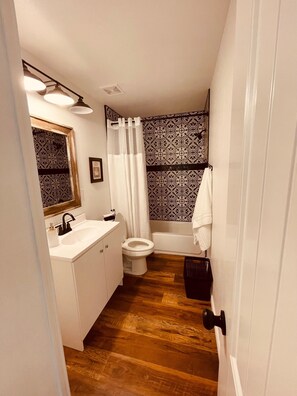 Cottage, 2 Bedrooms | Bathroom | Combined shower/tub, towels - The Virginia May (Fort Worth)