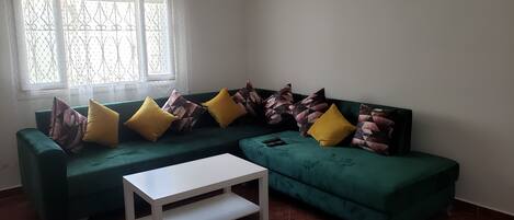 Smart TV, books, stereo