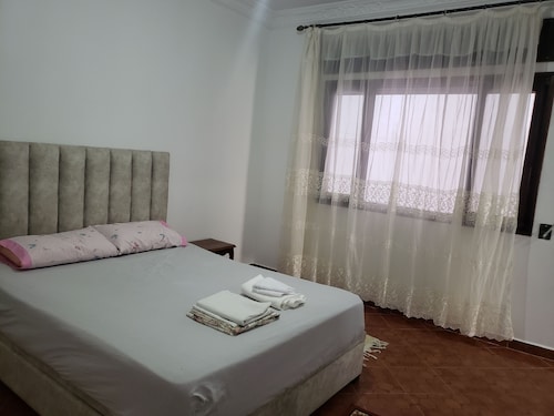 Lovely Sunny 1-bedroom appart/home free parking Netflix.