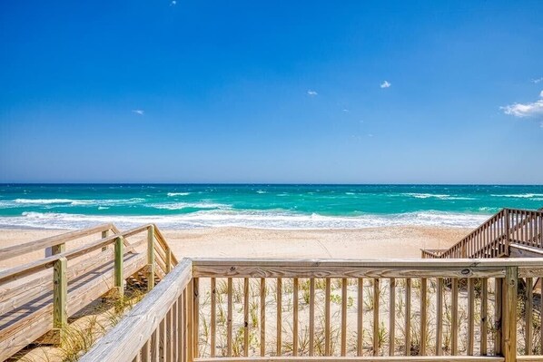 På stranden og strandhåndklær