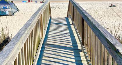 OCEANFRONT Sanctuary with Unmatched Panoramic Views + Linens Included!