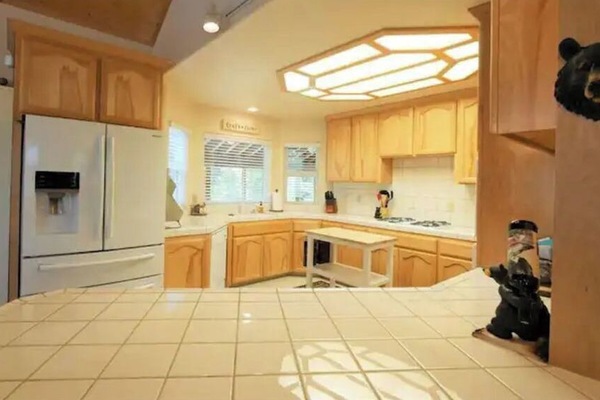 KĂŒhlschrank, Mikrowelle, Ofen, Herdplatte