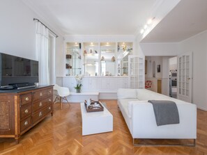 TV, Netflix, bøker og strømmetjenester