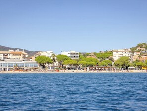 Beach - Beautiful private villa with WIFI, private pool, A/C, TV, terrace, pets allowed and panoramic view (La Garonnette-plage)