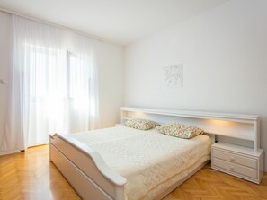 2 soverom, strykejern/-brett, reiseseng for barn og wi-fi (inkludert)