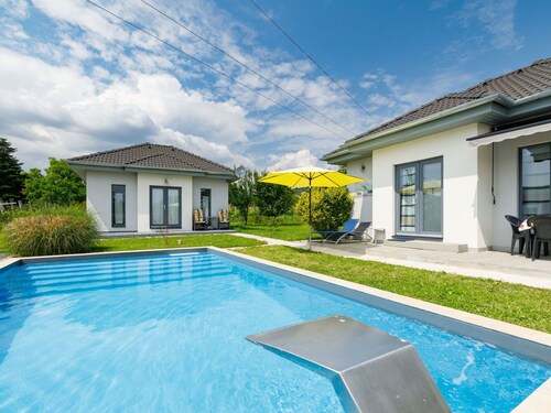 Beautiful private villa for 7 guests with private pool, terrace and pets allowed
