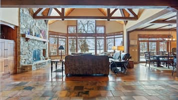 Smart TV, fireplace, DVD player, books