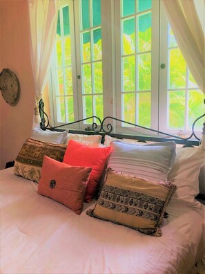 Deluxe Room, 1 King Bed, Garden View, Corner | Hypo-allergenic bedding, in-room safe, individually decorated