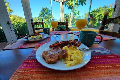Free daily buffet breakfast