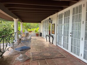 Deluxe Room, 1 Queen Bed, Balcony, Courtyard View | Terrace/patio