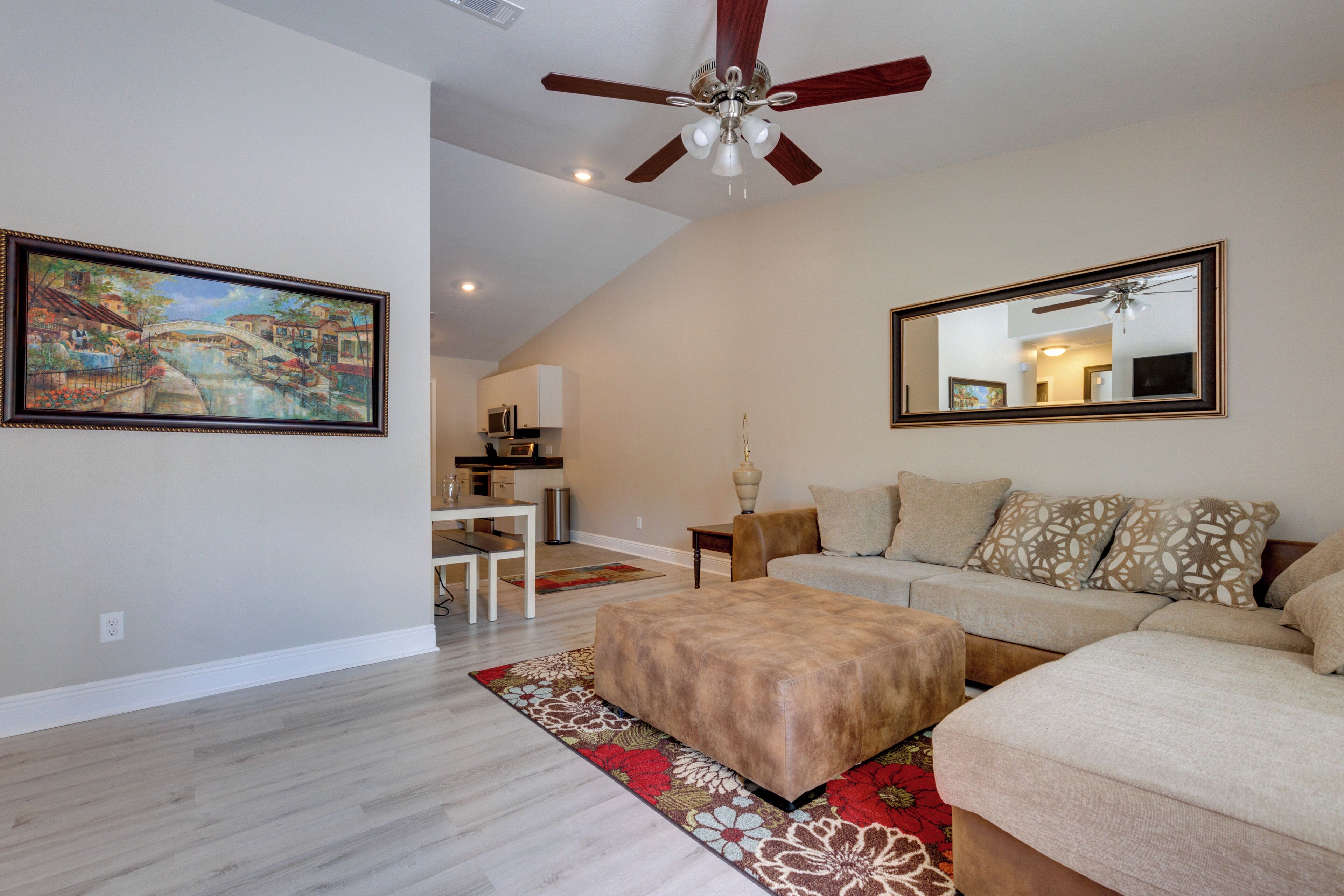 Dog-Friendly Pensacola Duplex ~ 7 Mi to Downtown