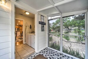 Interior - Cozy Canyon Lake Abode < 1 Mi to Boat Ramp! (Canyon Lake)