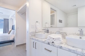 Shower, towels