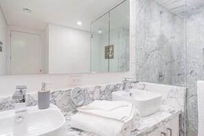 Shower, towels