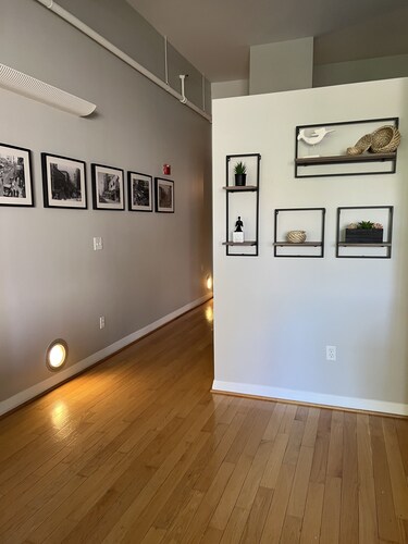 Loft in downtown Norfolk, restaurants/entertainment at your door step