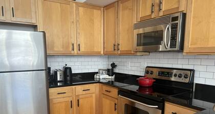 Loft in downtown Norfolk, restaurants/entertainment at your door step