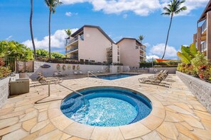 Outdoor pool - Kihei Alii Kai C405 Updated 2BD Condo Across Beach w Pool AC (Kihei)