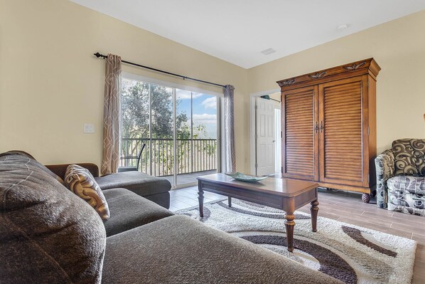 TV - 2 Miles to Disney,1650 sqft Condo,ALL 1ST FLOOR (Kissimmee)