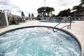 Outdoor pool, a heated pool - 2 Miles to Disney,1650 sqft Condo,ALL 1ST FLOOR (Kissimmee)