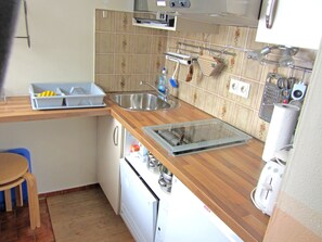 Kühlschrank, Ofen, Herdplatte, Geschirrspüler