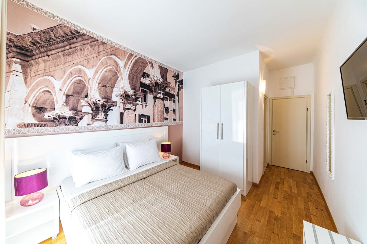 Chambre Deluxe | Literie de qualité supérieure, matelas Select Comfort, minibar
