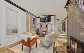 Luxury House | Living area | Smart TV, Netflix, Hulu, streaming services - Stylish 4 bedroom home near Philadelphia (Camden)