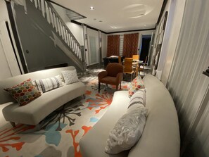 Luxury House | Living area | Smart TV, Netflix, Hulu, streaming services - Stylish 4 bedroom home near Philadelphia (Camden)