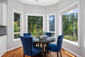 Dining - Legendary Escape w/ Countless Amenities, Pool, Hot Tub, Billiards, Ping Pong, & More on 82 Acres (Rickreall)