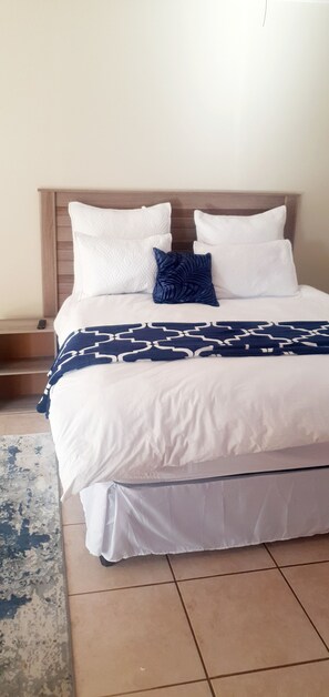 4 bedrooms, iron/ironing board, WiFi