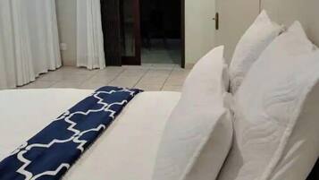 4 Schlafzimmer, Bügeleisen/Bügelbrett, WLAN