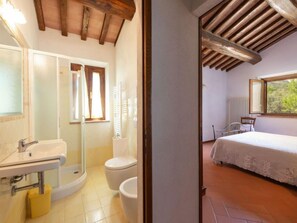 2 camere, una scrivania, Wi-Fi