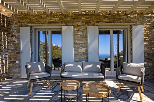 Villa Erato in Triantaros Tinos