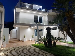 Exterior - Mare Ibleo, Seafront House, Topazio Apartment (Marina di Ragusa)