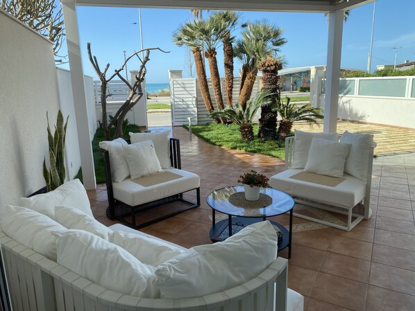 Terrace/patio - Mare Ibleo, Seafront House, Topazio Apartment (Marina di Ragusa)