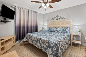 3 bedrooms, iron/ironing board, WiFi - Large, oceanfront family condos in quiet, secluded area-balcony, pool (North Myrtle Beach)